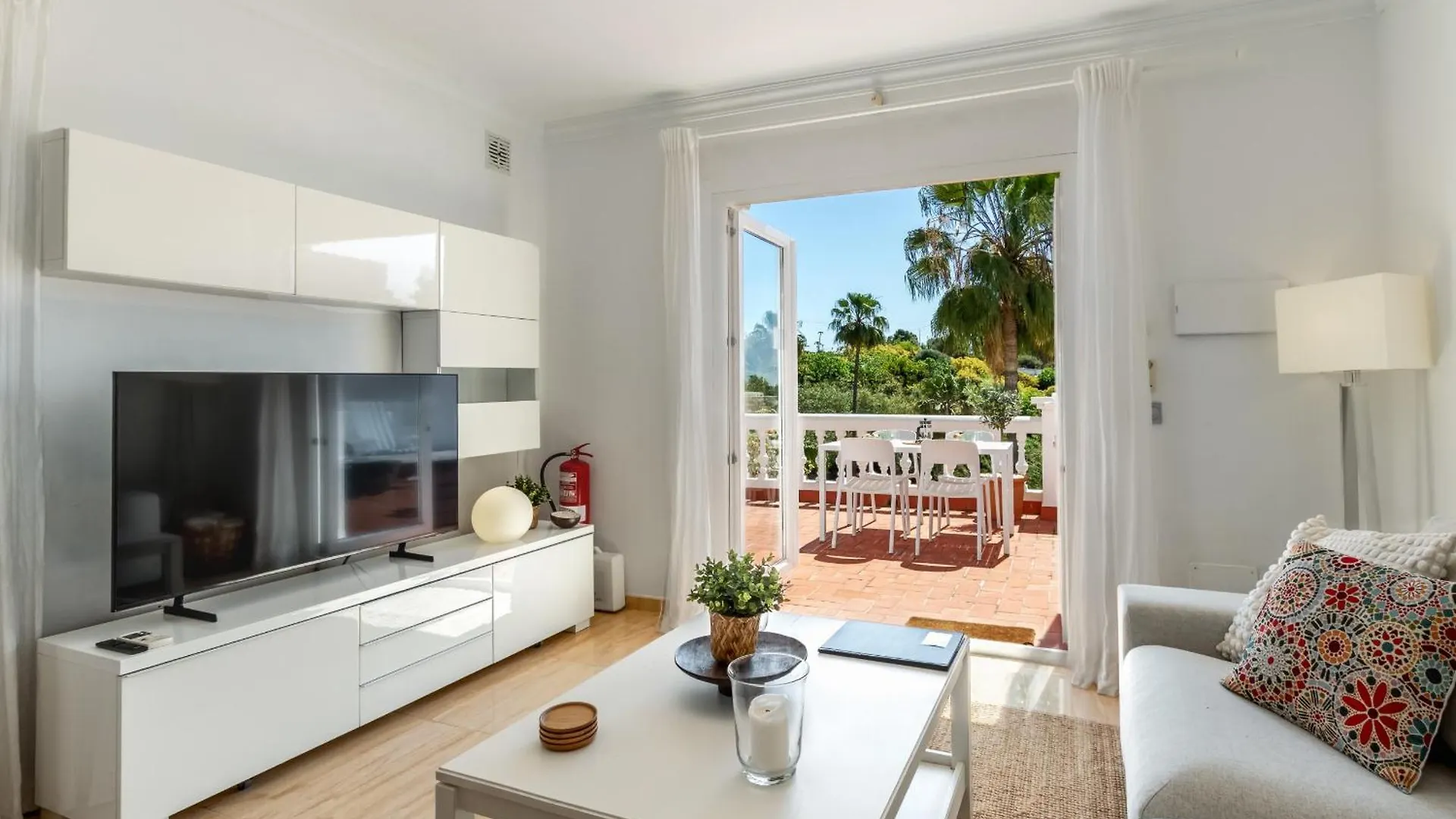 Las Palmas 2A Oasis Properties Nerja