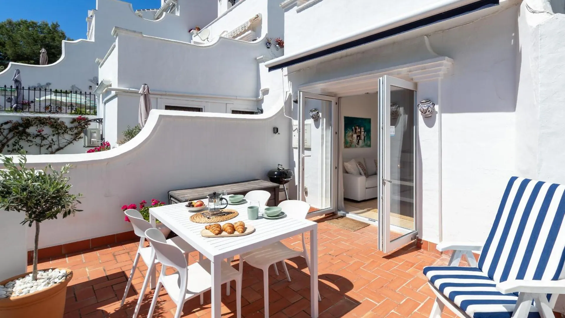 Las Palmas 2A Oasis Properties Nerja Spain