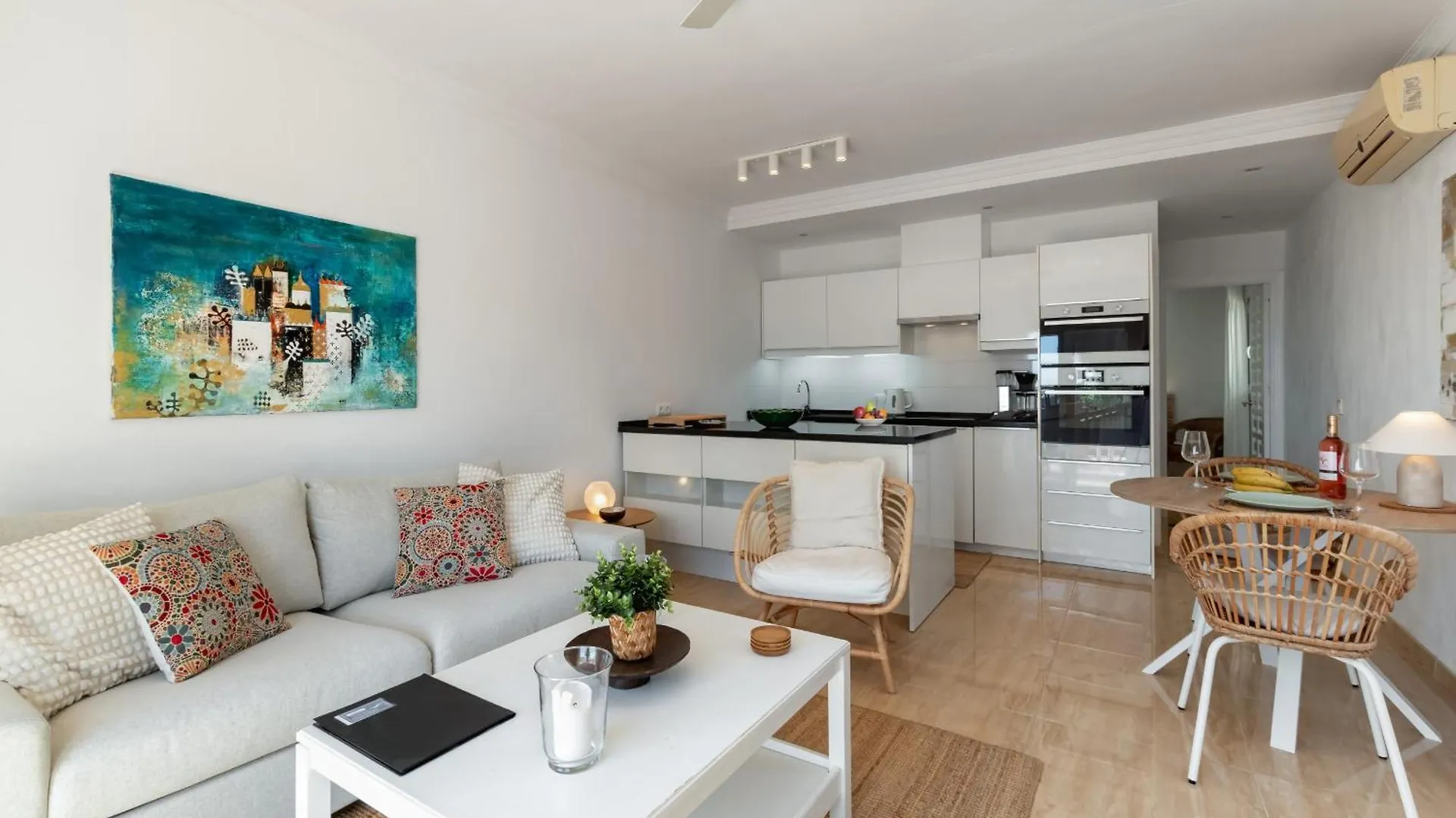 Las Palmas 2A Oasis Properties Nerja 0*,  Spain